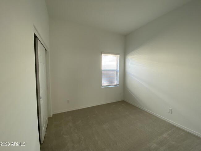 Building Photo - 442 W Golden Aspen Dr
