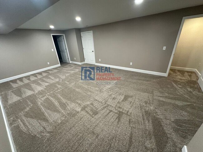 Building Photo - 6634 N Cathay St