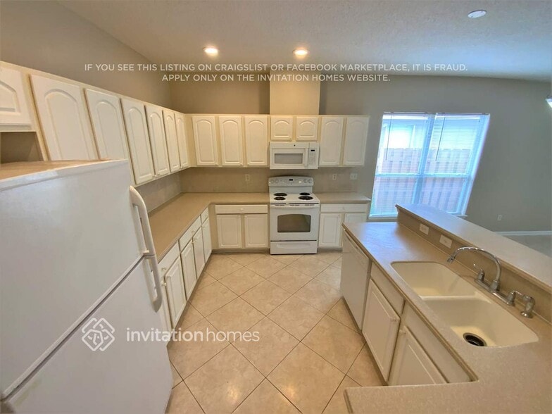 Building Photo - 14618 Falling Waters Dr