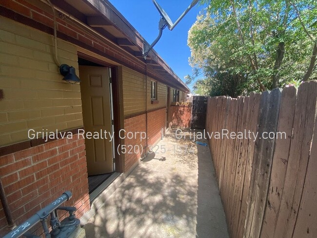 Building Photo - 2536 N Columbus Blvd