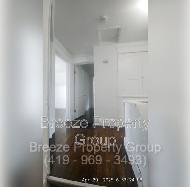 Building Photo - 56 E Pearl St