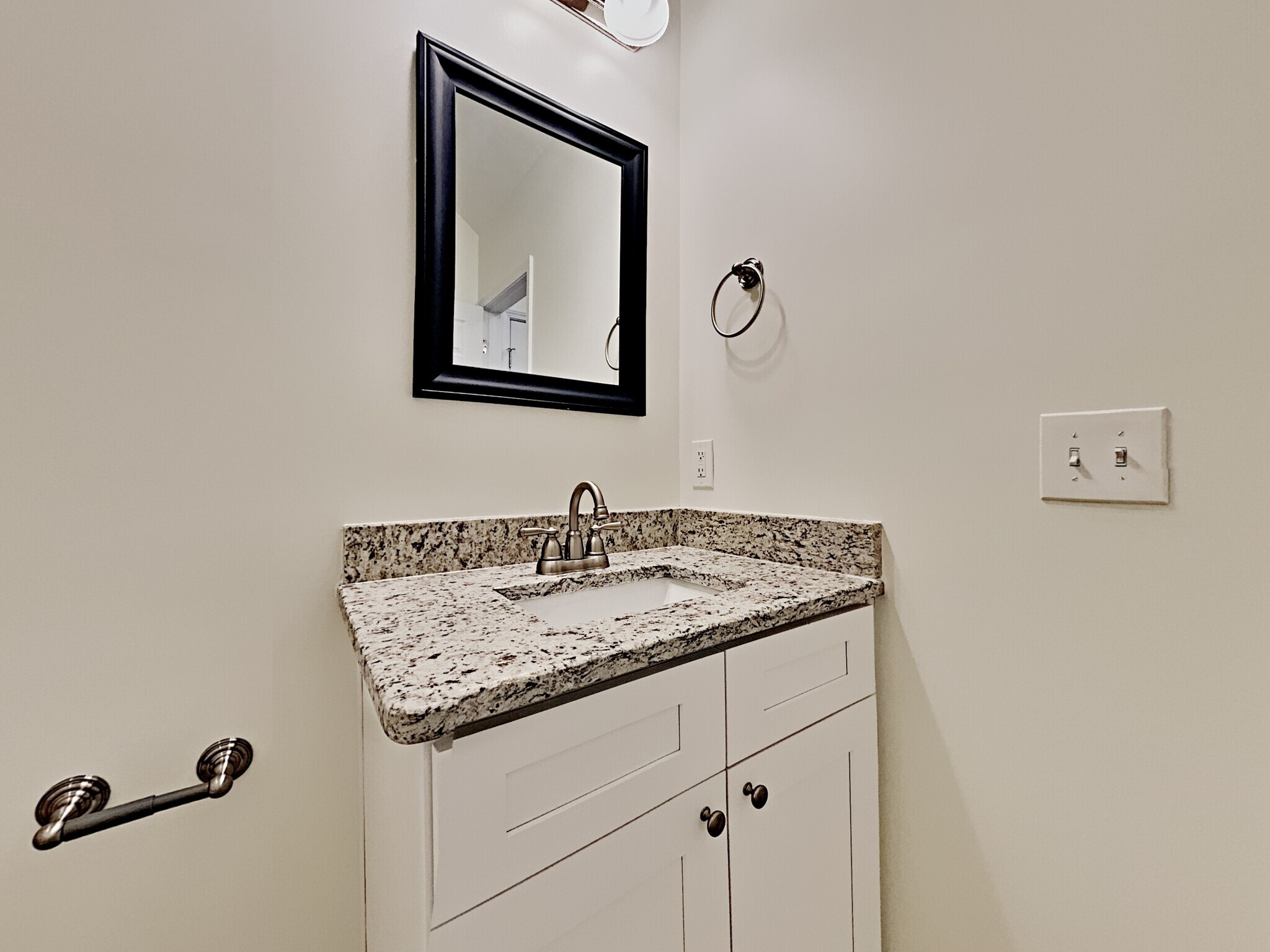 Building Photo - 76 Parkmont Ct