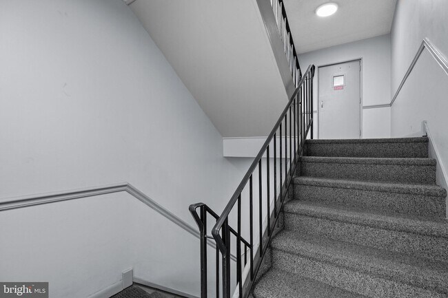 Building Photo - 1575 W Street Rd