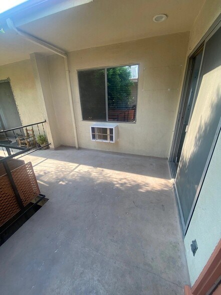 Building Photo - 6136 Fulton Ave