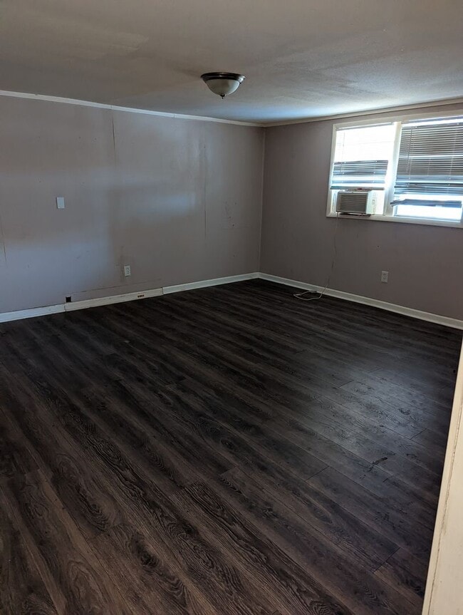 Building Photo - Cute and spacious home for rent.