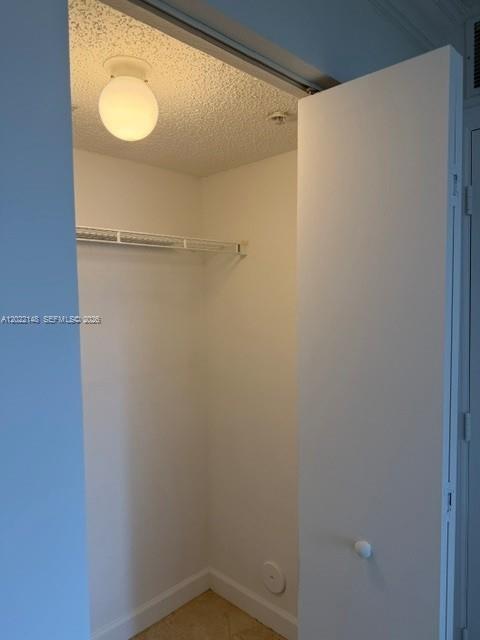 Building Photo - 9905 Westwood Dr