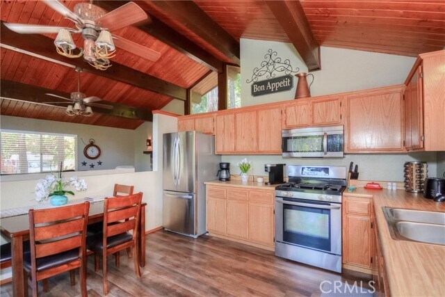 Building Photo - 828 Fern Dr