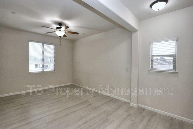 Building Photo - 9200 Rioja St