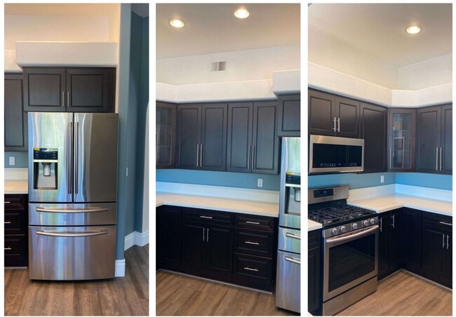 Building Photo - Move-in Special!! Single level view home i...