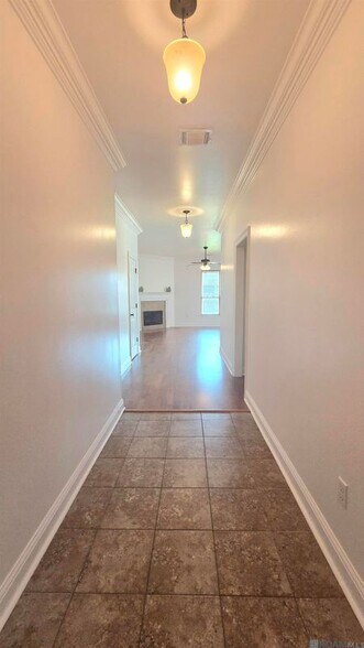 Building Photo - 10028 Savannah Jane Ln