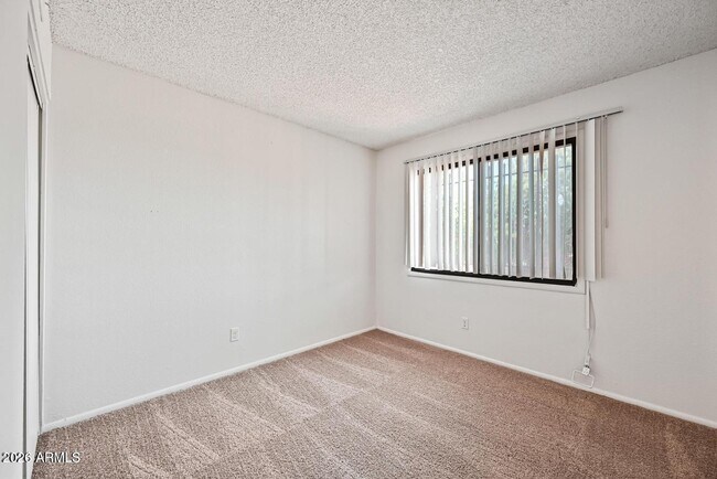 Building Photo - 3959 W Palomino Rd