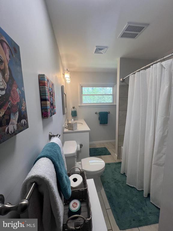 Building Photo - 5472 Merry Oaks Rd