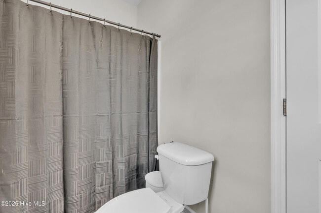 Building Photo - 1115 Carteret Mnr Dr