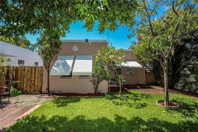 Building Photo - 2020 Madison St