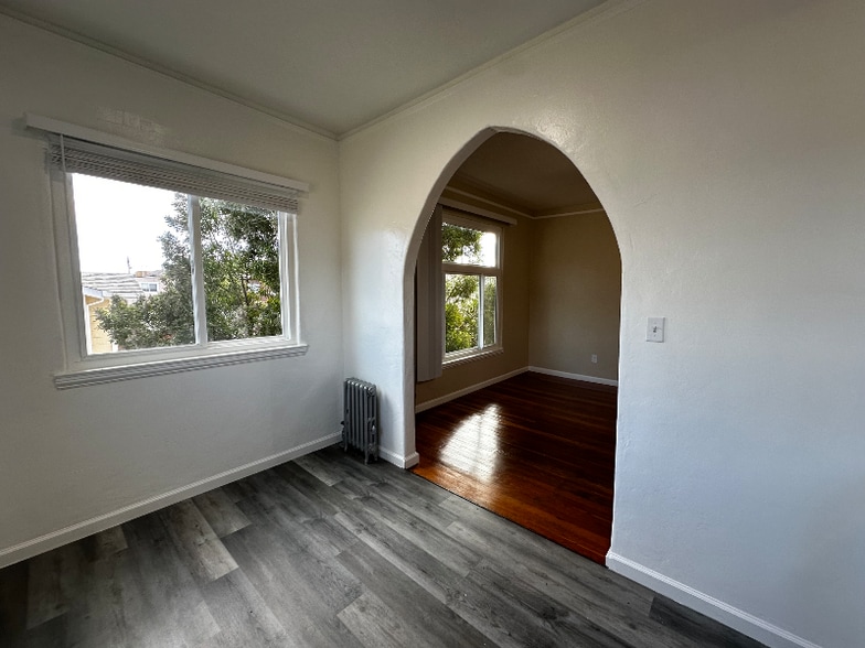 Building Photo - 2208 Carroll St