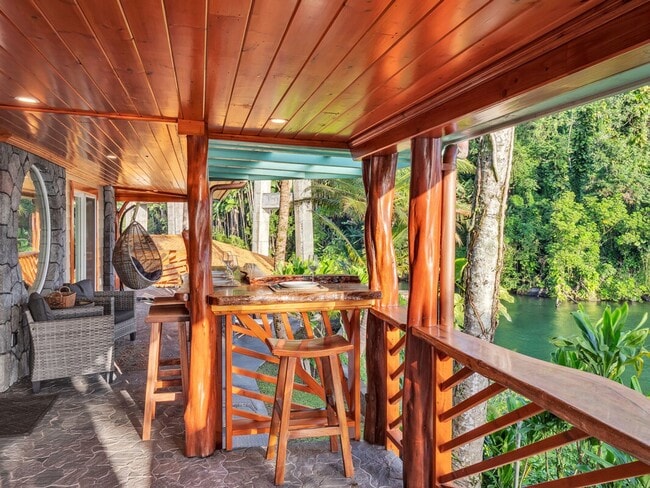 Building Photo - Oceanfront Estate: The Honolii Hale