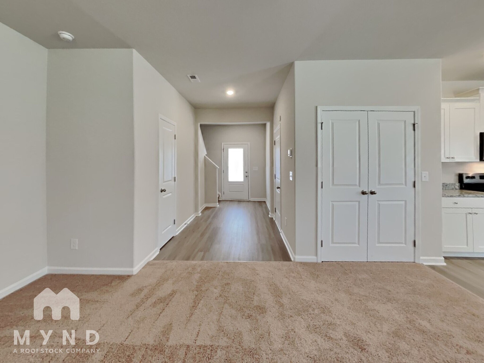 Building Photo - 299 New Villas St