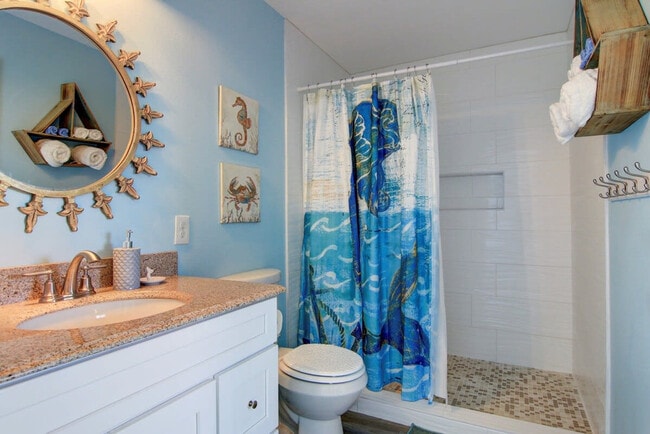 Building Photo - 1300 Eleventh Street-SI ID1023200P