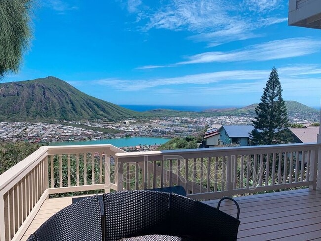 Building Photo - 1005 Kalahu Pl