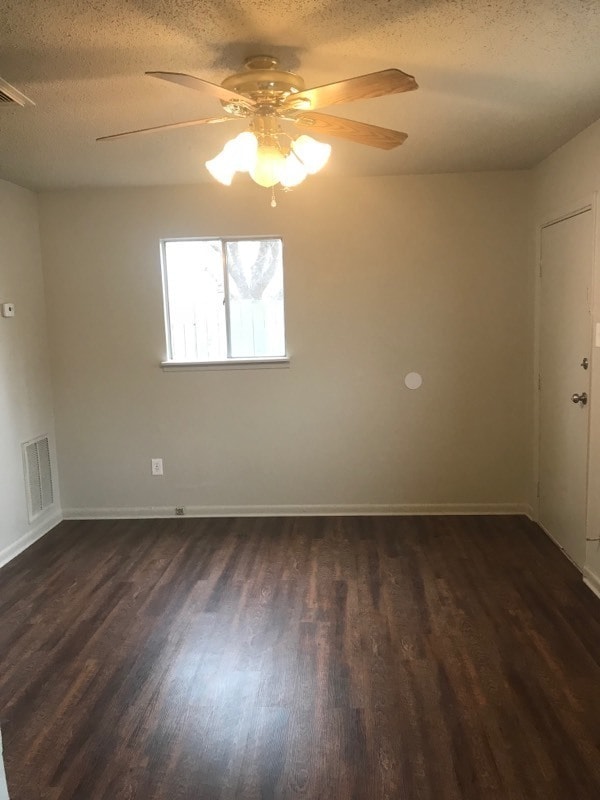 Building Photo - 902-904 JR Ct