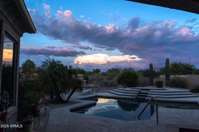 Building Photo - 17654 W Willow Dr
