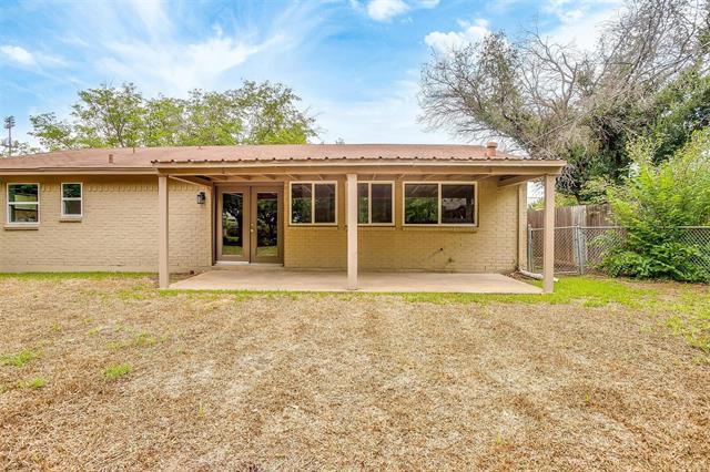 Building Photo - 144 NW Suzanne Terrace