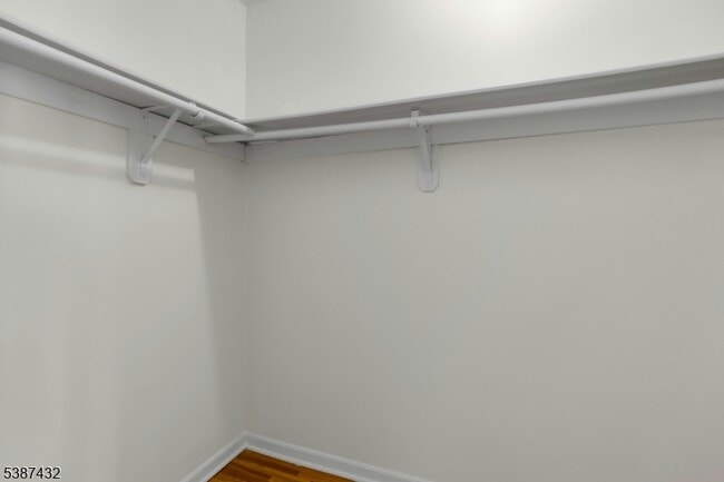 Building Photo - 10 Shelley Pl
