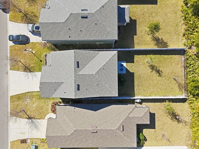 Building Photo - 184 Dahlia Falls Dr