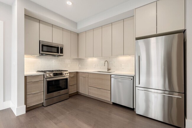 Building Photo - Jamaica Plain spacious studio w/ central a...