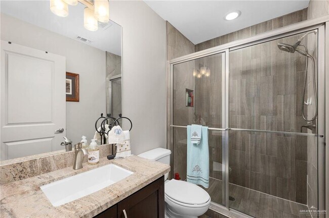 Building Photo - 10 Jackson N Rd