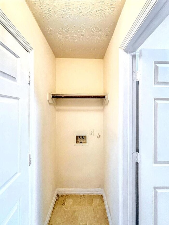 Building Photo - 4710 Kiowa Cir