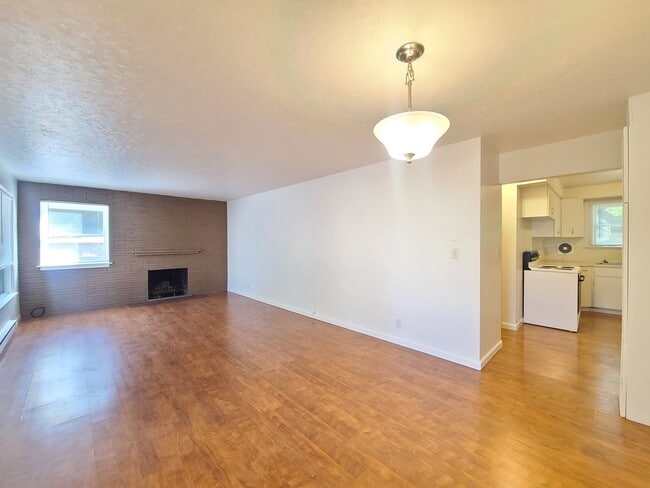 Building Photo - 801 S Lincoln Pl