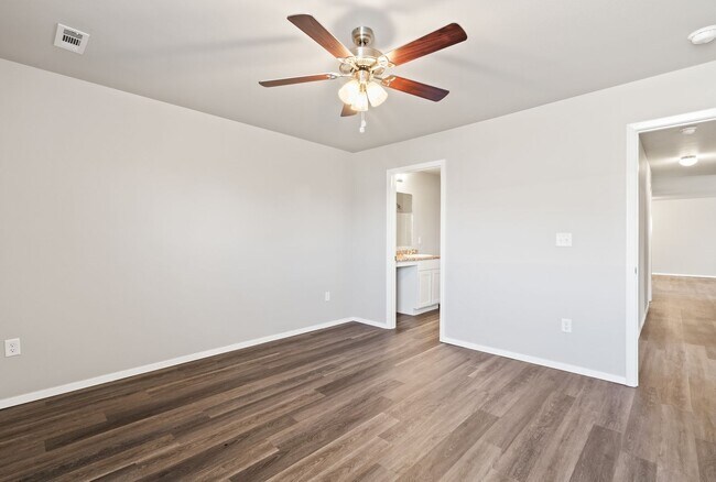 Building Photo - *Pre-Leasing* Three Bedroom | Two Bathroom Duplex with Full Service Lawn Care in Lawlis Ranch