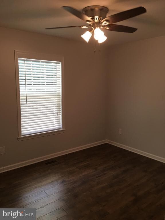 Building Photo - 43 Lake Dr