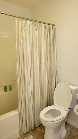 Building Photo - 21672 Front