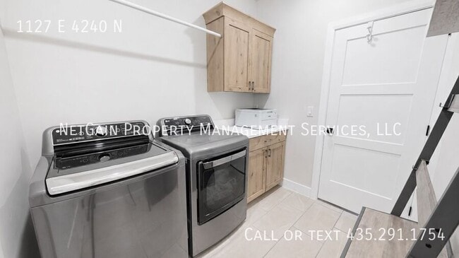 Building Photo - 1127 4240 N