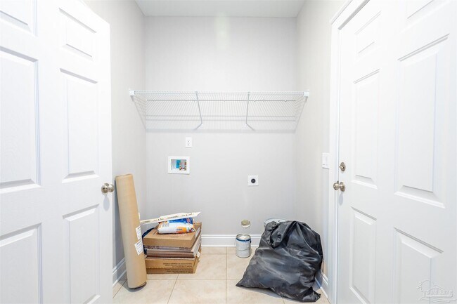 Building Photo - 9276 Sunset Dr