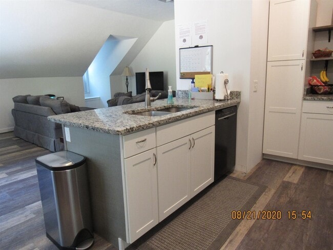 Building Photo - 56 McIntosh Ln