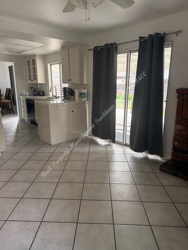 Building Photo - 44639 Tarragon Dr