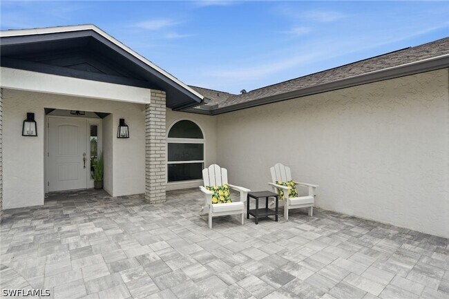 Building Photo - 132 Bordeaux Cir