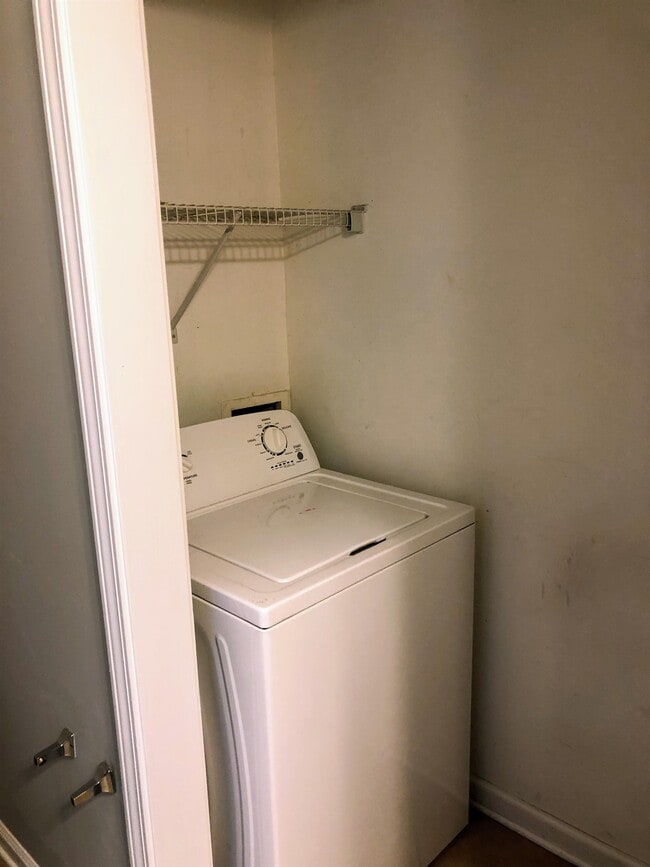 Building Photo - 1215 14th Ave