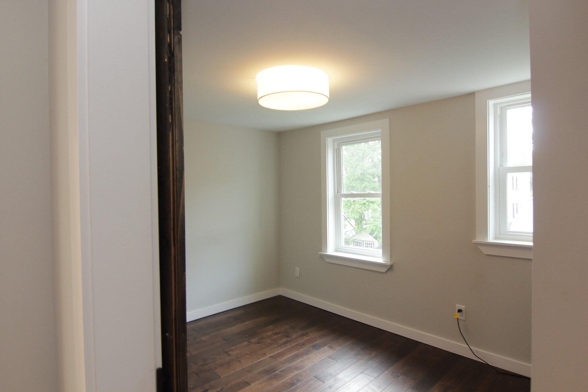 Building Photo - 136 Walnut Ave
