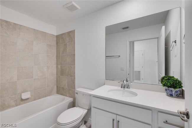 Building Photo - 15375 Grn Acrs Ave