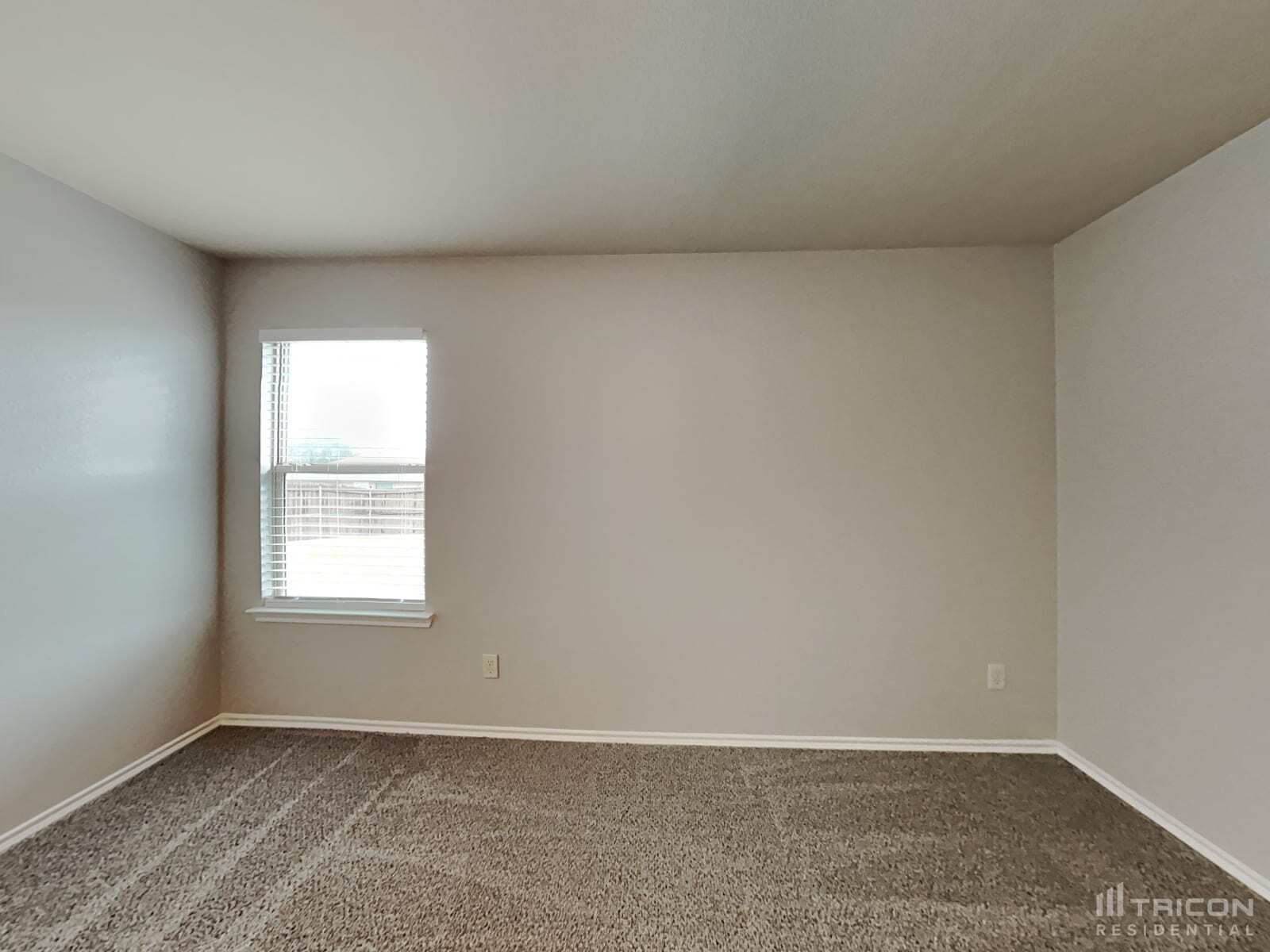 Building Photo - 336 Carlyle St