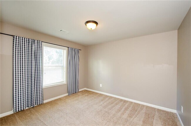 Building Photo - 4669 Sierra Creek Dr NE