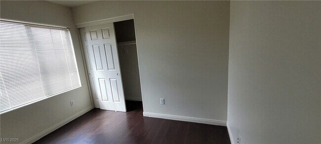 Building Photo - 8198 Rock Meadows Dr