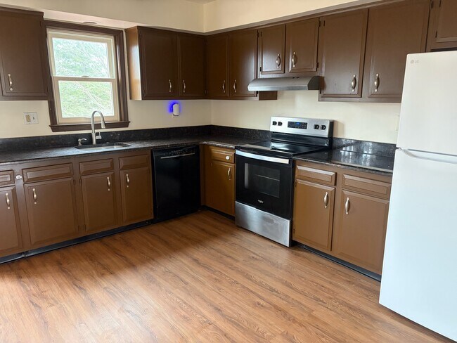 Building Photo - 516 Susan Dr