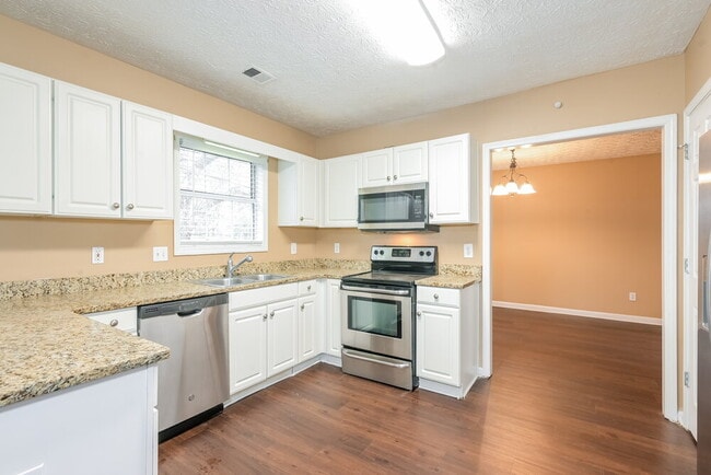 Building Photo - 2835 Evergreen Eve Crossing