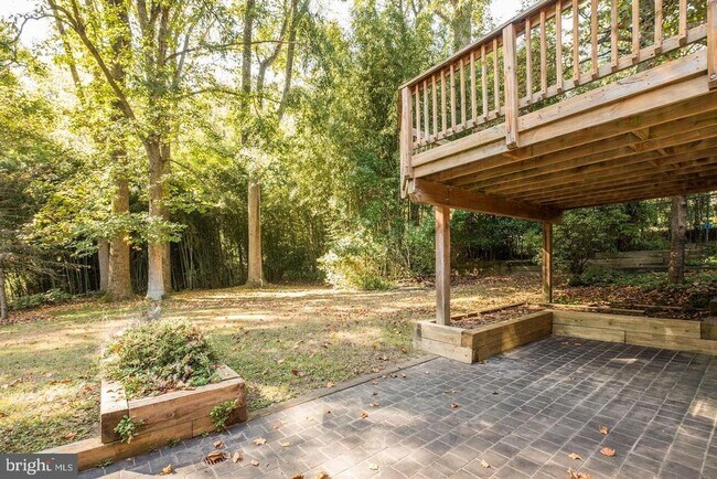 Building Photo - 6710 Persimmon Tree Rd