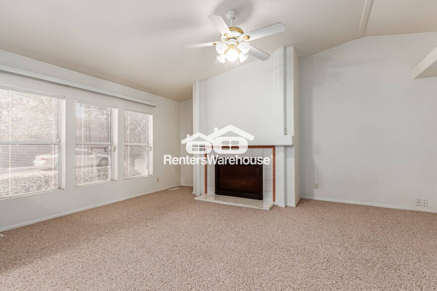 Building Photo - 29319 N 203rd Ave